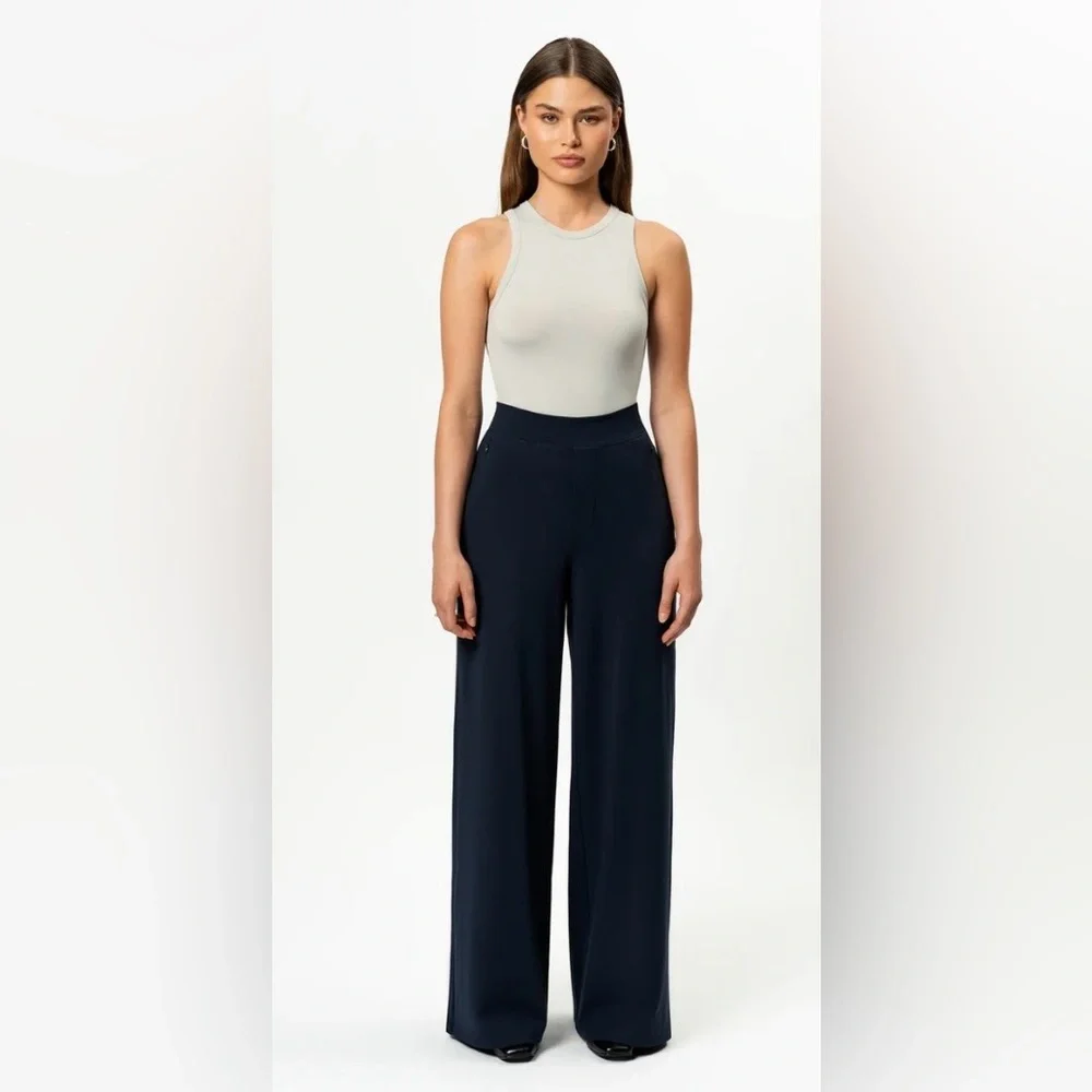 Asana Wide Pant - Picture 2 of 7